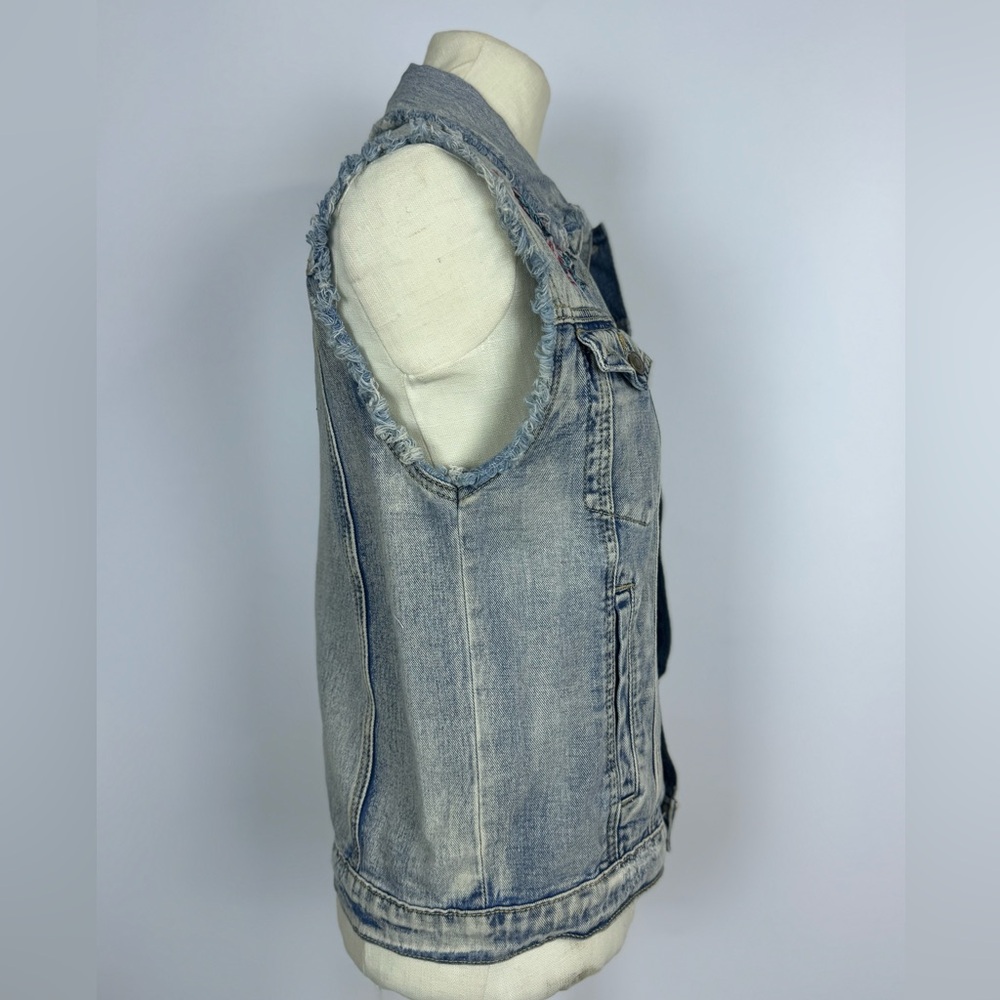 Forever 21
Jean Vest - Picture 3 of 11